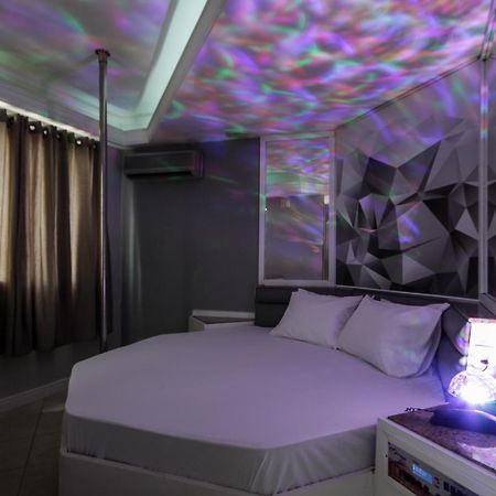 Mirage Motel Γκουαρούλιος Εξωτερικό φωτογραφία