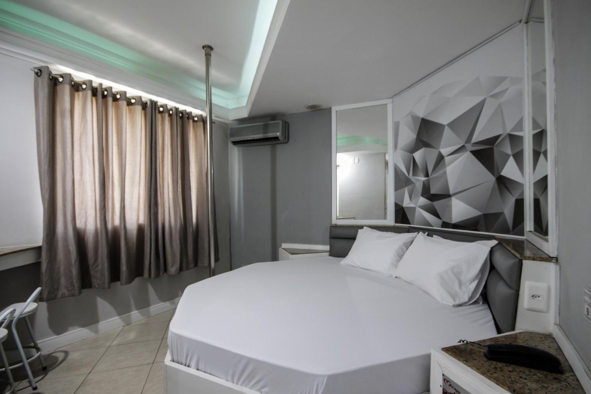 Mirage Motel Γκουαρούλιος Εξωτερικό φωτογραφία