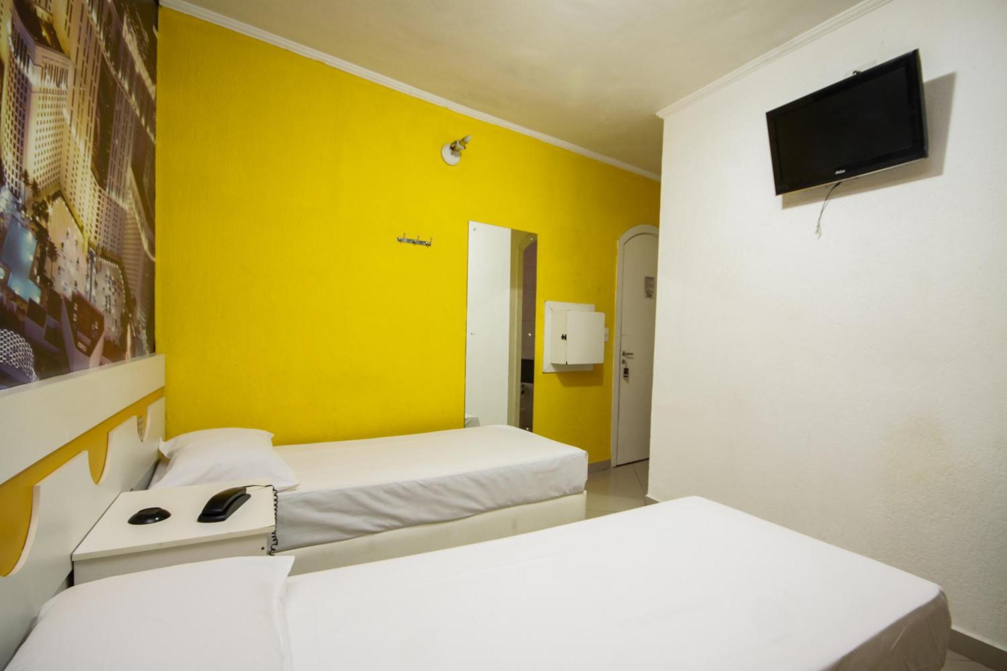 Mirage Motel Γκουαρούλιος Εξωτερικό φωτογραφία